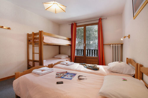 Hotel Eliova L'Eau Vive Châtel Eksteriør billede